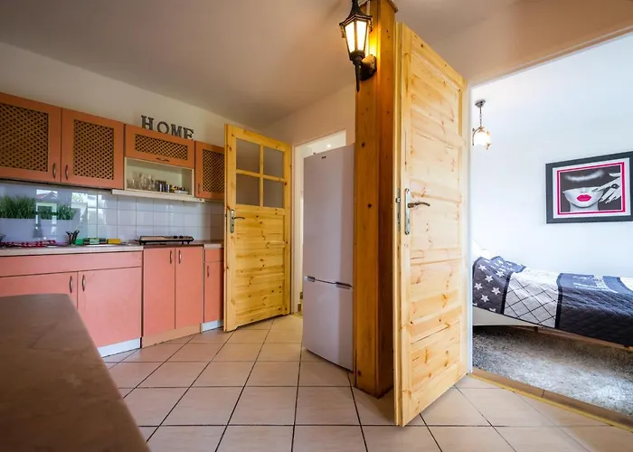 Nad Jeziorem Dobskim - 5 *